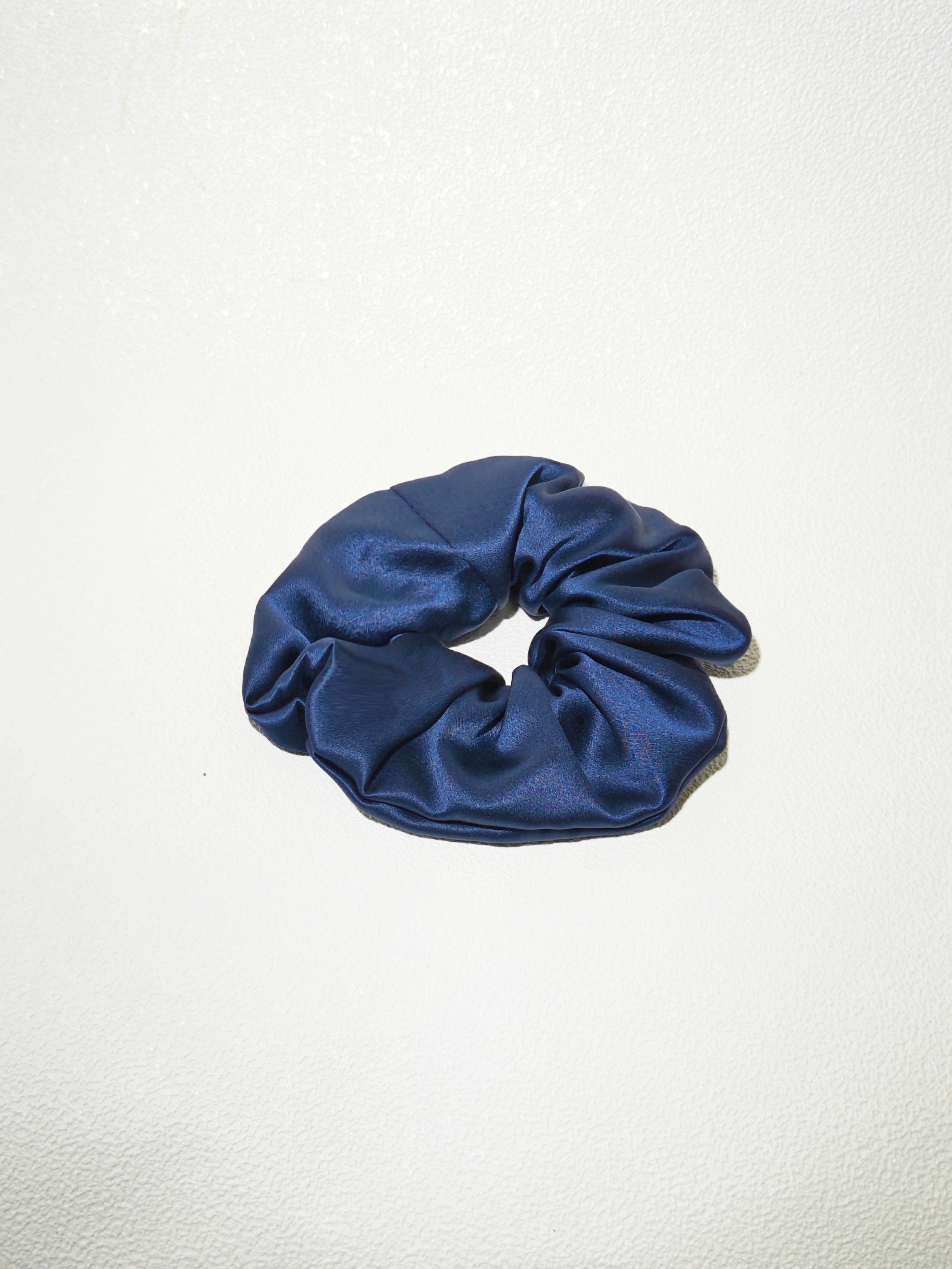 Noir Silk Scrunchie Medium