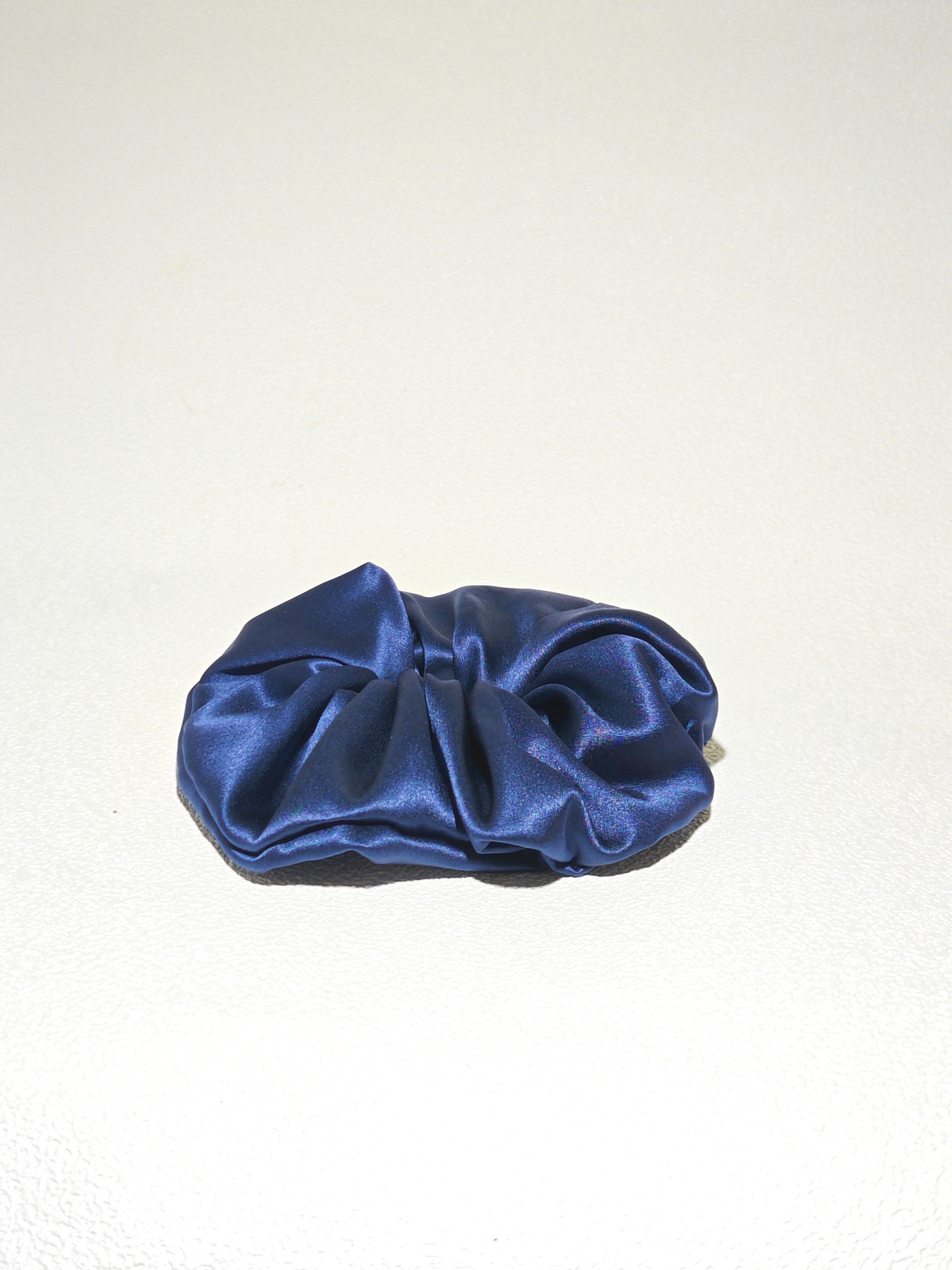 Noir Silk Scrunchie Medium