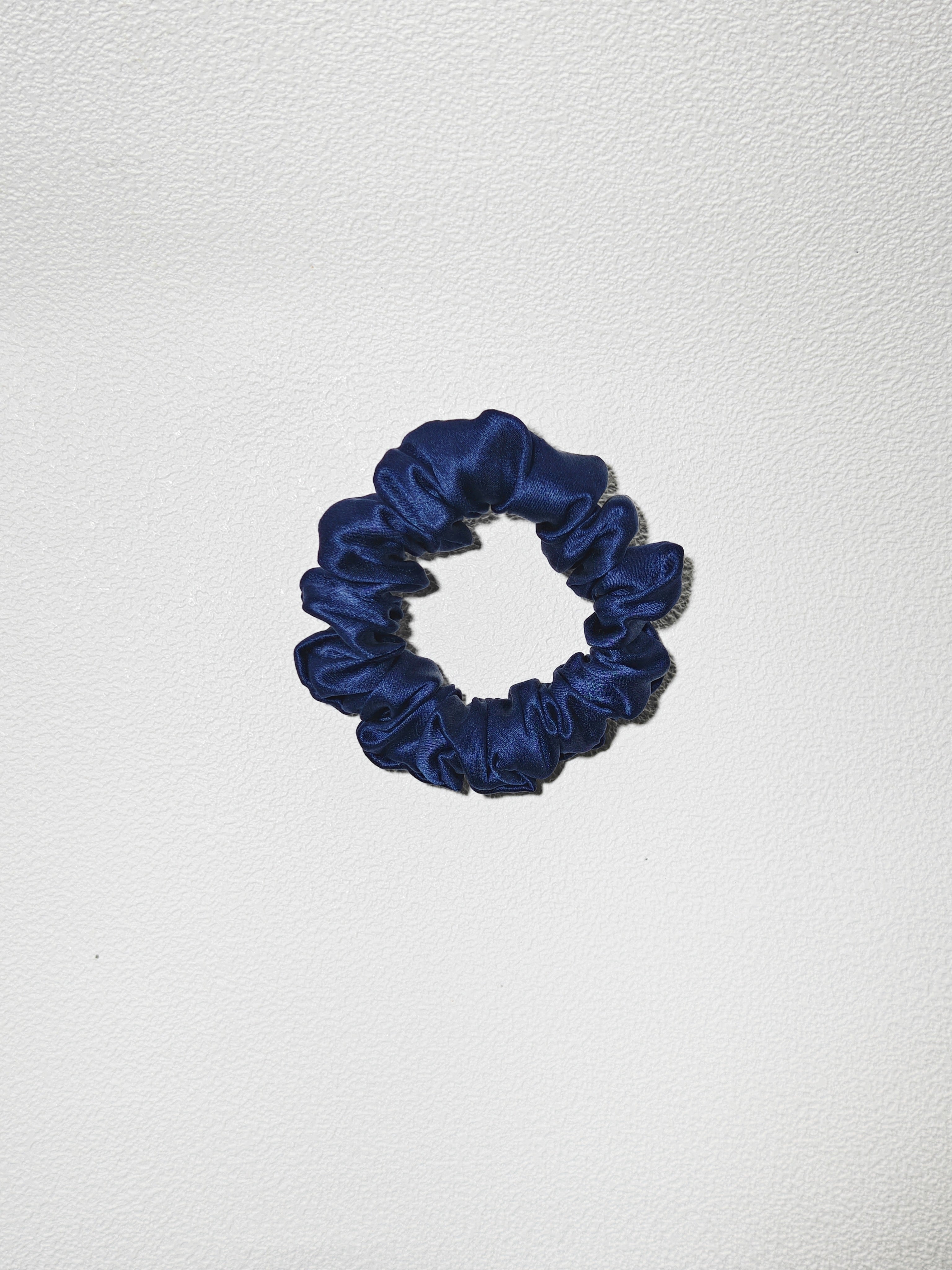 Noir Silk Scrunchie Small